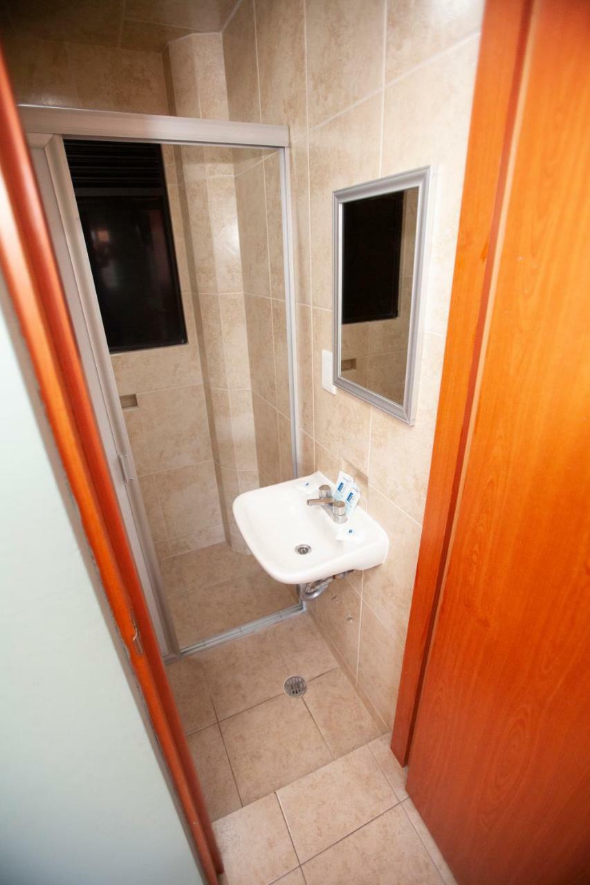 Hotel Lira - Solo Adultos مدينة مكسيكو المظهر الخارجي الصورة
